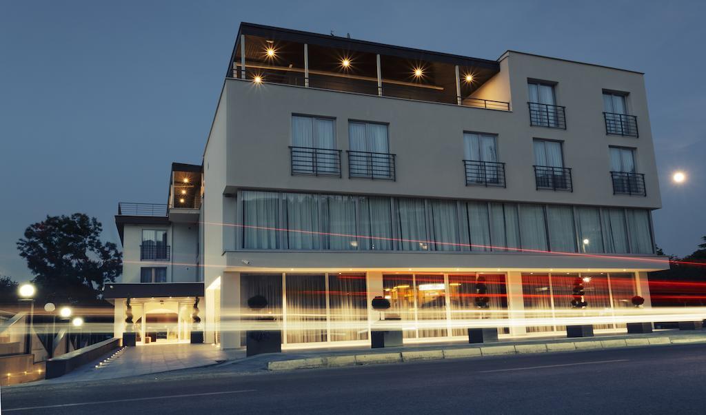Romantique Dojran Hotel ภายนอก รูปภาพ